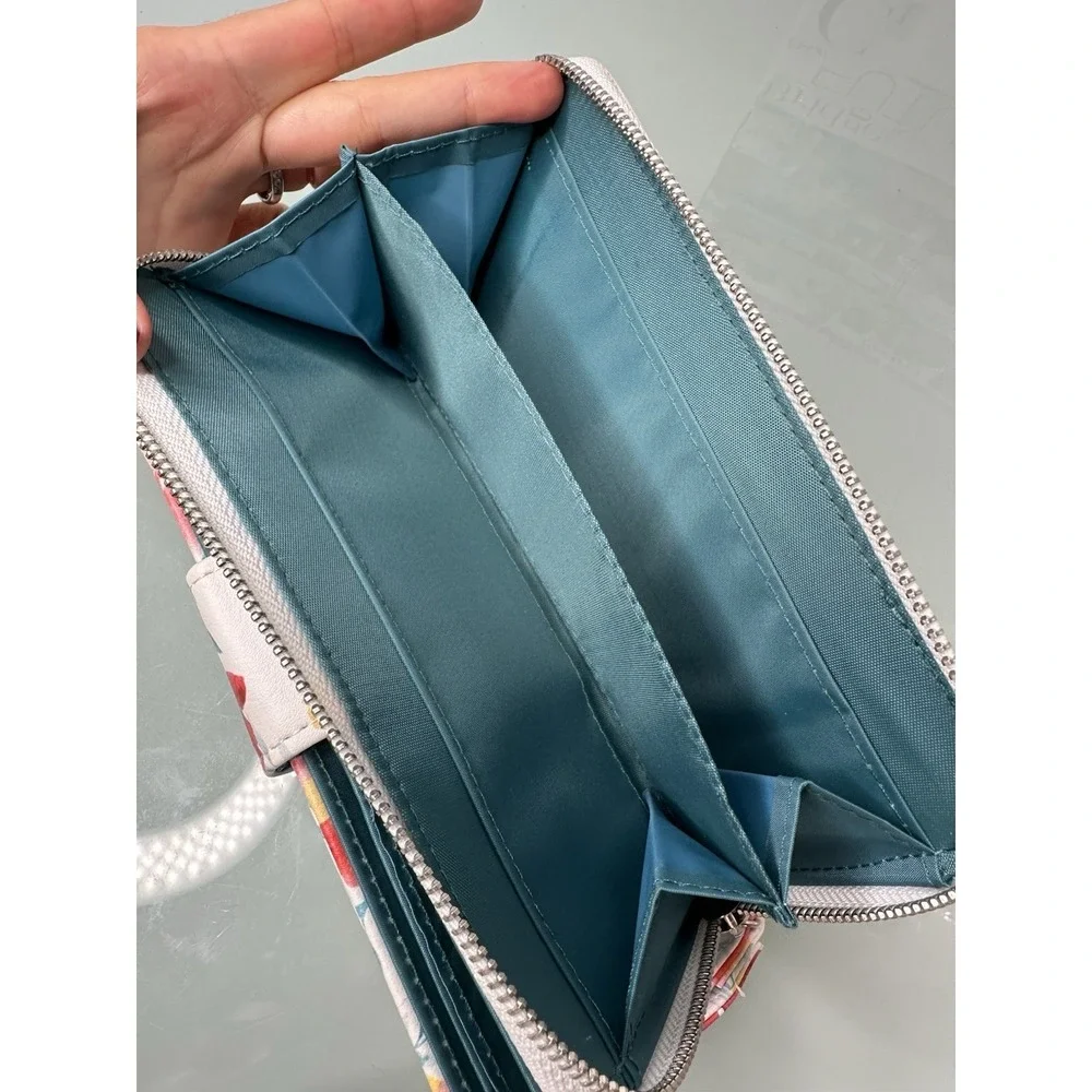 The Unbranded Brand women purse